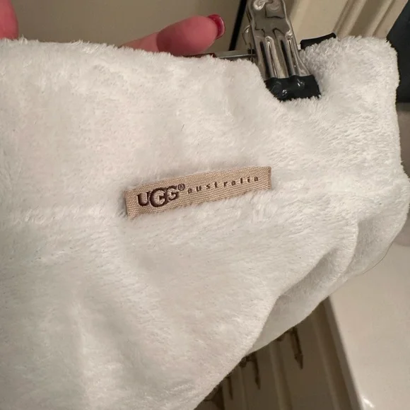 UGG White Fleece Outerwear - Picture 4 of 5